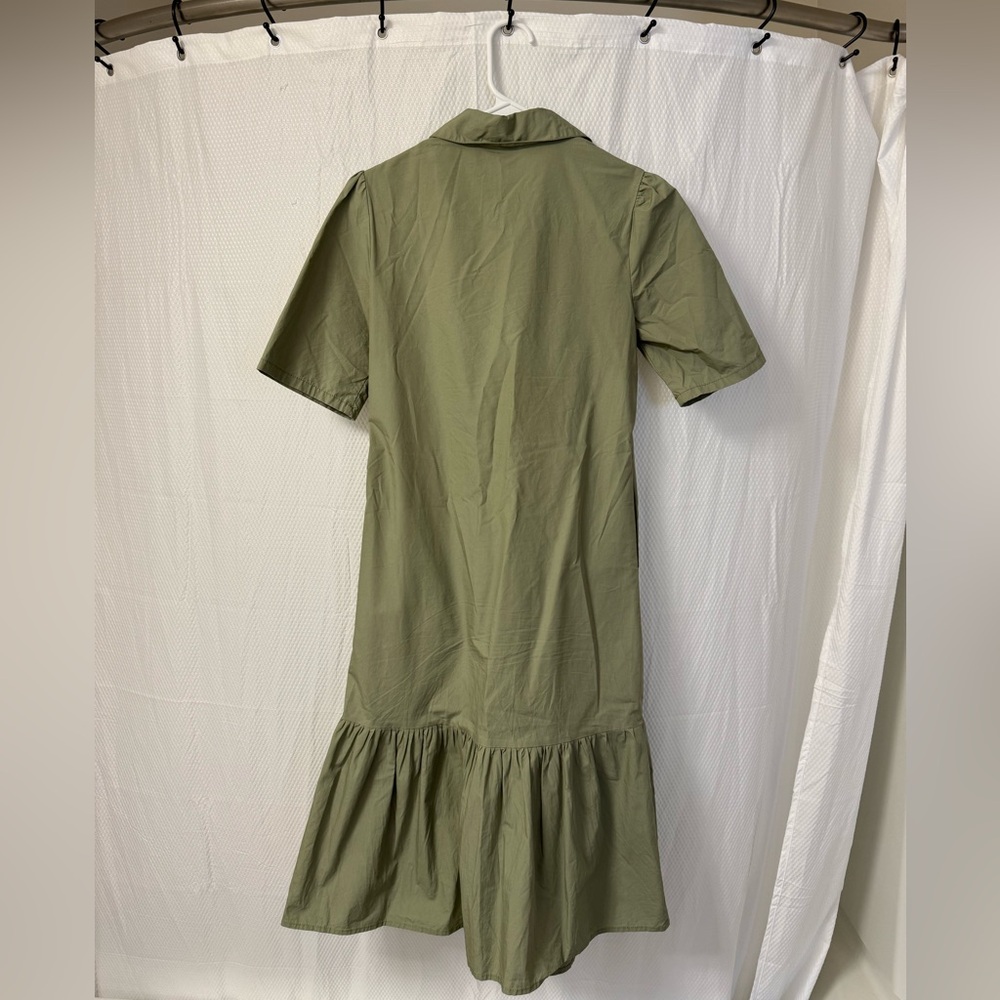 Elegant Green Button-Down Dress - Picture 3 of 5